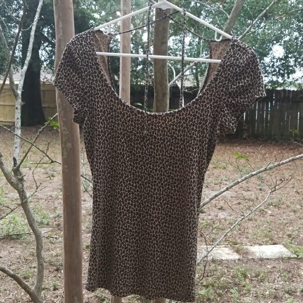 Express, Shirt